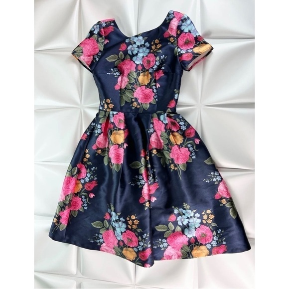 Chi Chi London Sz 2 Navy Blue Floral Print Pleated Full Skirt Formal Dress Back - Picture 9 of 13